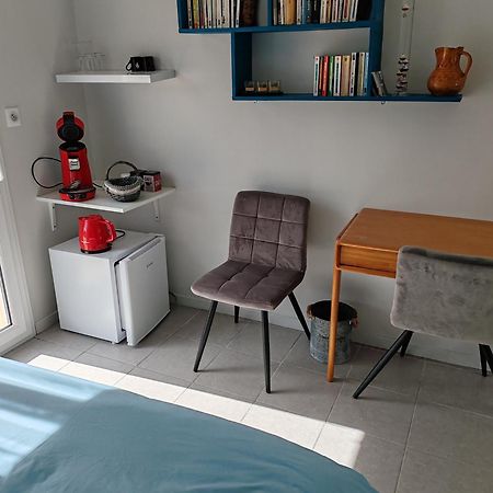 Bed and Breakfast La Revetizon Saint-Pierre-d'Amilly Exterior foto