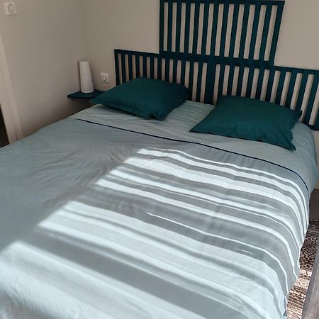 Bed and Breakfast La Revetizon Saint-Pierre-d'Amilly Exterior foto